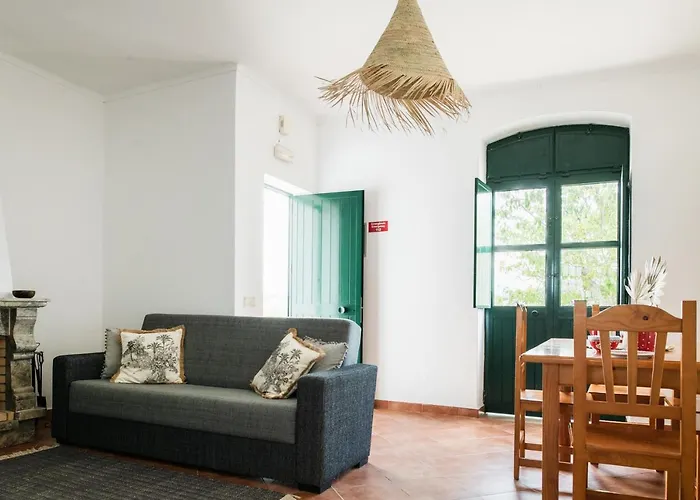 Casa de Férias Cerca Velha - *